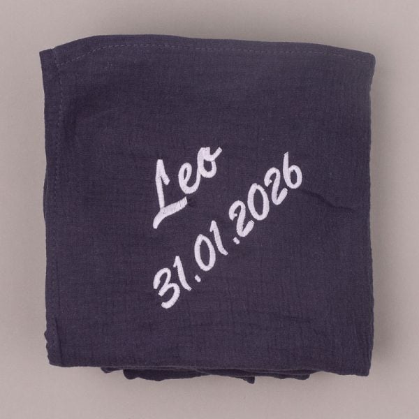 Navy Blue Wrap With Name Leo Navy blue baby wrap embroidered with the name “Leo” and date “31.01.2026” in white.